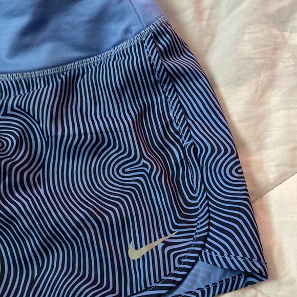 Nike running shorts - Picture 2 of 6